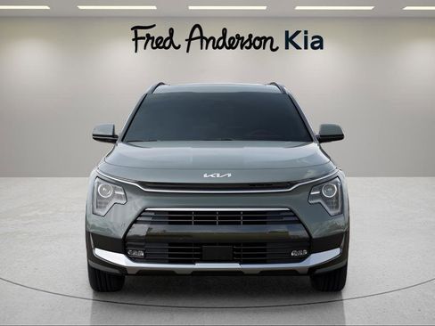 New 2025 Kia Niro EX Touring image 2