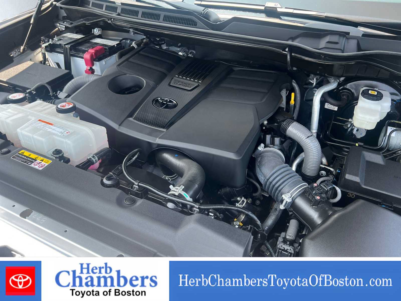 Used 2024 Toyota Tundra Limited AWD/4WD image 7