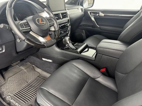 Used 2023 Lexus GX 460 Luxury w/ Sport Design Package AWD/4WD image 13