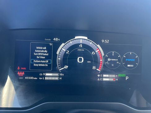 Used 2023 Toyota Tundra Platinum image 10