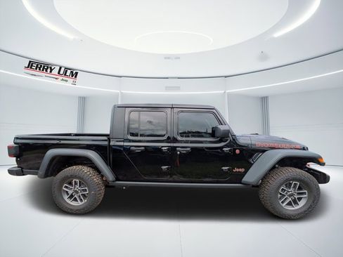 New 2025 Jeep Gladiator Mojave image 2