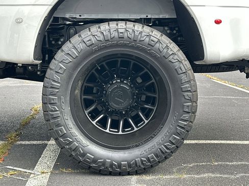 New 2025 Ford F350 Lariat w/ Lariat Ultimate Package image 13