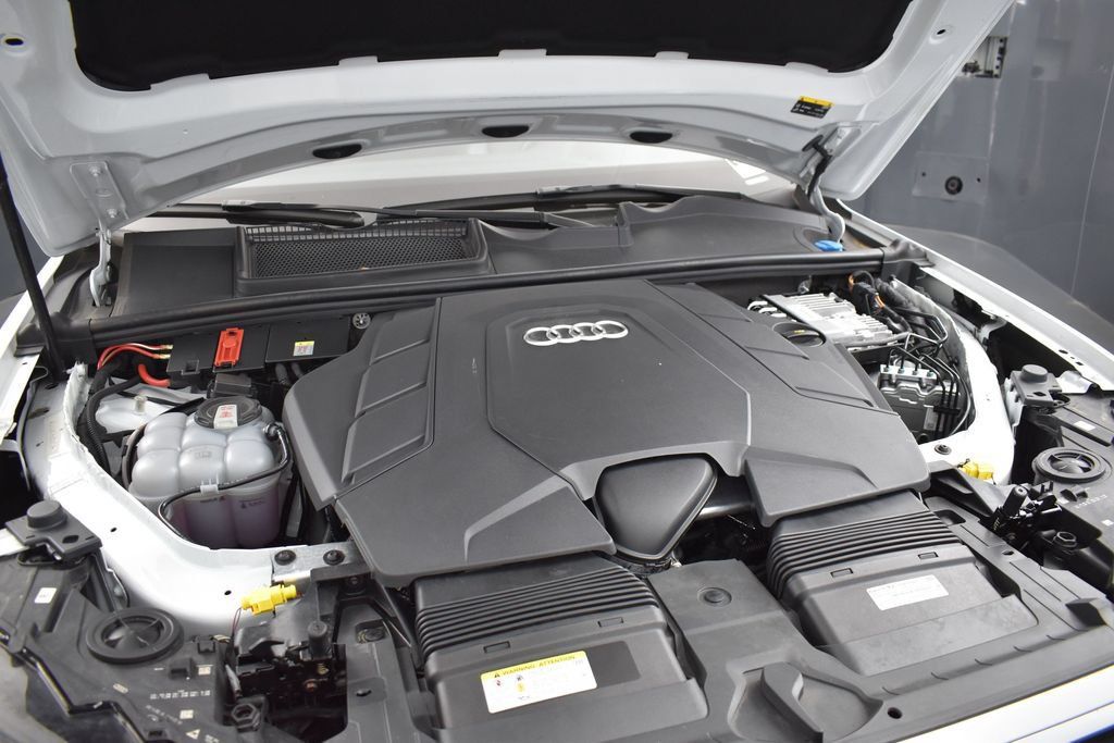 Used 2022 Audi Q7 3.0T Premium Plus w/ Premium Plus Package AWD/4WD image 21