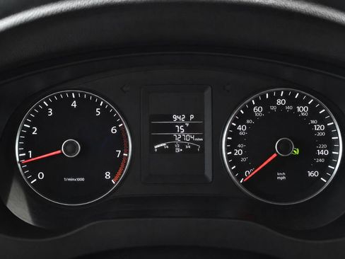 Used 2013 Volkswagen Jetta SE FWD image 36