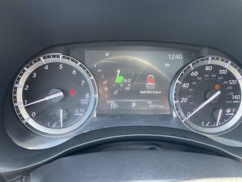 Used 2022 Toyota Highlander XLE AWD/4WD image 17