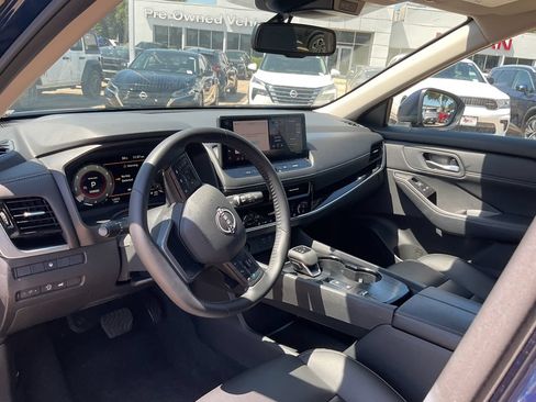 Used 2026 Nissan Rogue SL FWD image 11