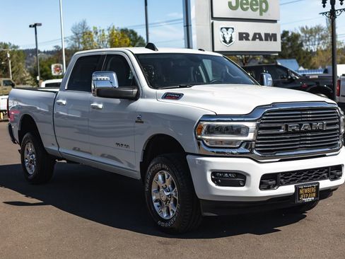 Used 2024 RAM 2500 Laramie AWD/4WD image 8