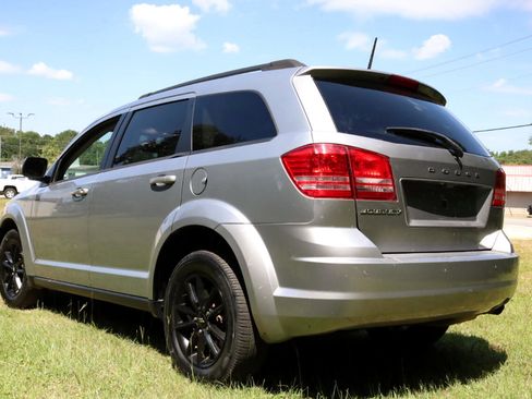 Used 2020 Dodge Journey SE w/ Blacktop Package image 18