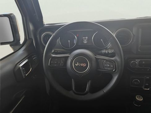 Used 2023 Jeep Wrangler Unlimited AWD/4WD image 25
