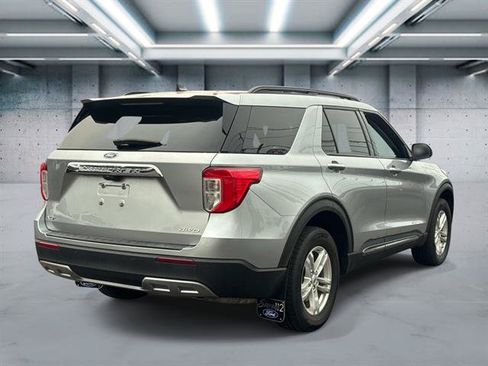 Certified 2023 Ford Explorer XLT w/ Equipment Group 202A AWD/4WD image 4