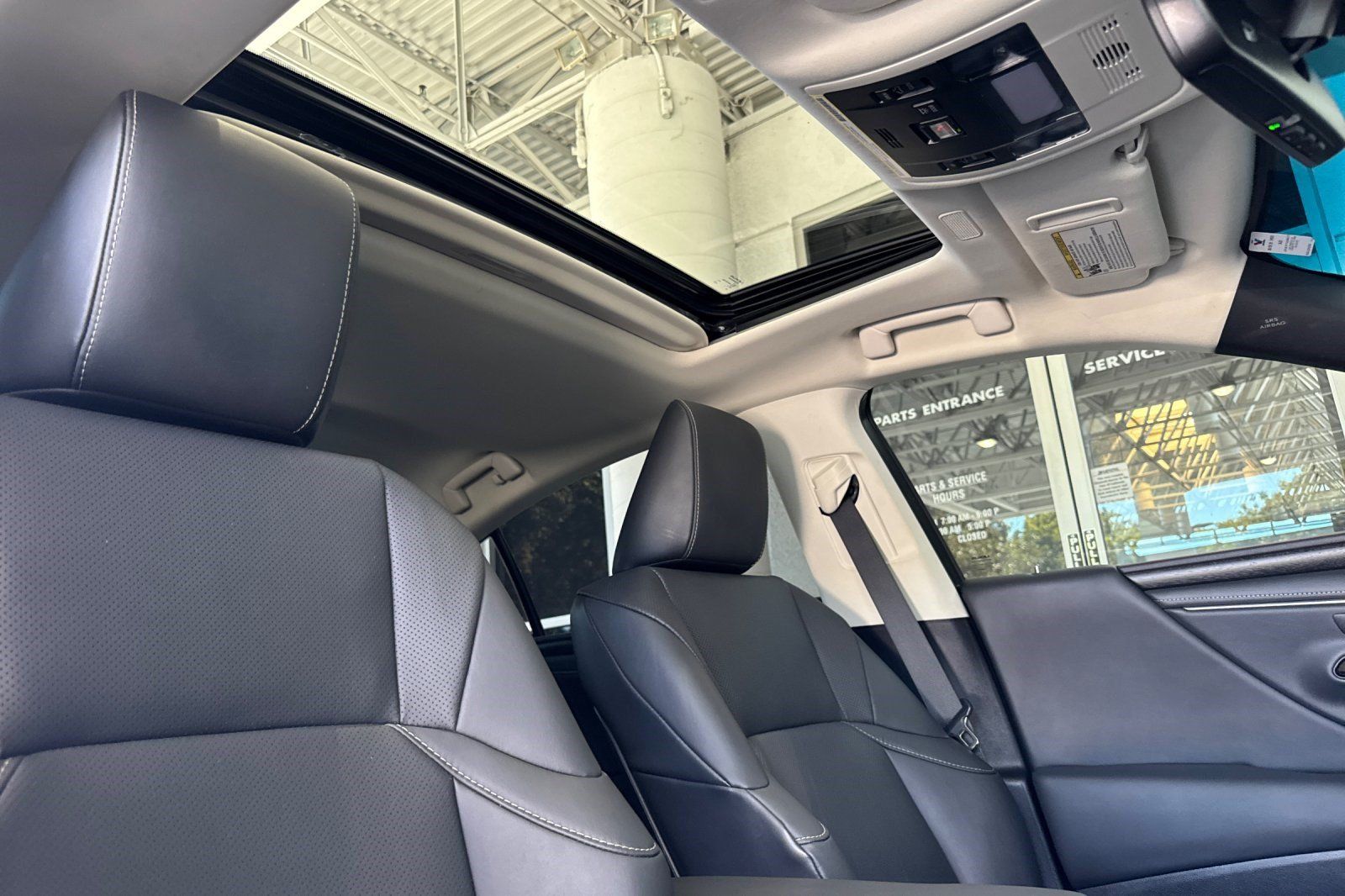 Certified 2023 Lexus ES 300h w/ Premium Package FWD image 20
