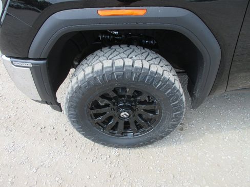 New 2025 GMC Sierra 2500 SLT w/ SLT Convenience Package image 13