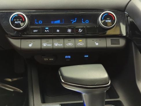 Used 2025 Hyundai Elantra SEL FWD image 20
