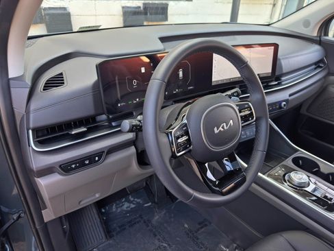 Used 2025 Kia Carnival SX FWD image 14