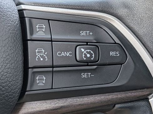 Used 2022 Jeep Grand Cherokee L Limited image 14