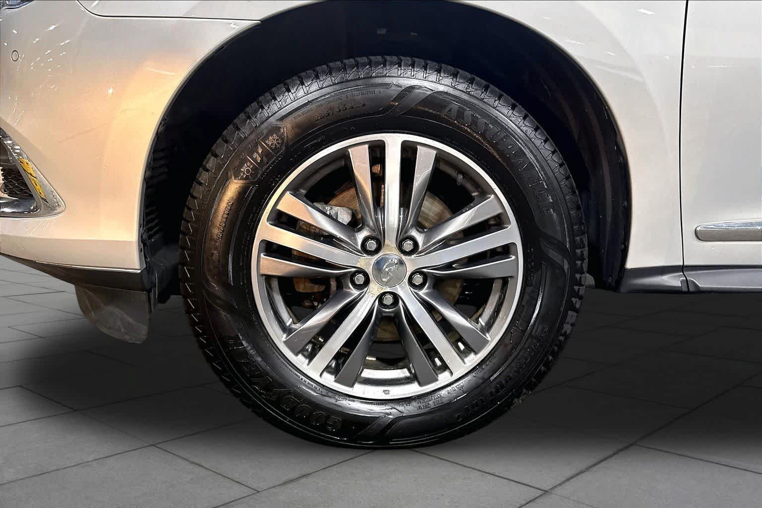 Used 2020 INFINITI QX60 Luxe w/ Essential Package AWD/4WD image 11