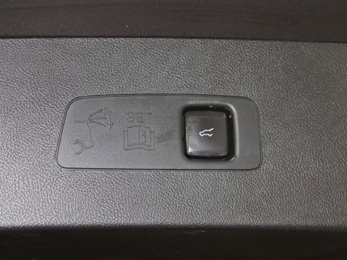 Used 2020 Lincoln Corsair Reserve image 17