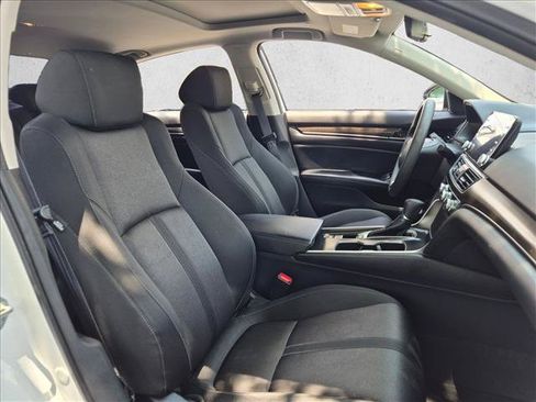 Used 2018 Honda Accord EX image 19