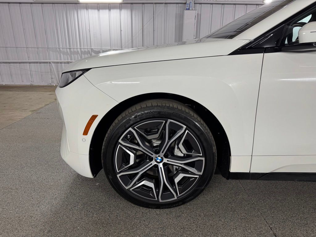 Used 2026 BMW iX xDrive45 AWD/4WD image 20