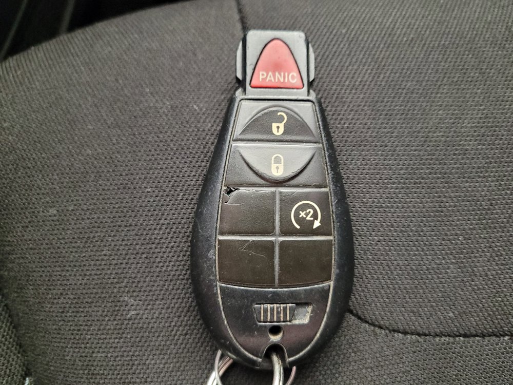 Used 2019 Jeep Cherokee Latitude w/ Cold Weather Group FWD image 32