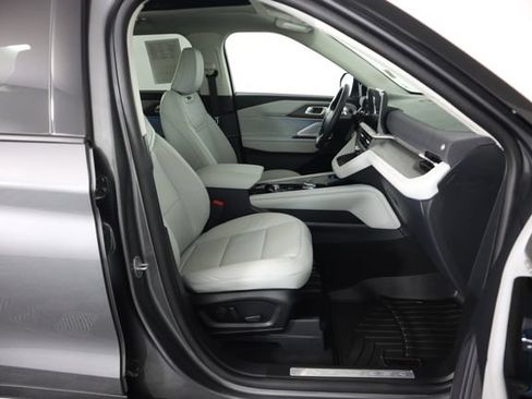 Used 2025 Ford Explorer Platinum w/ Ultimate Package AWD/4WD image 65