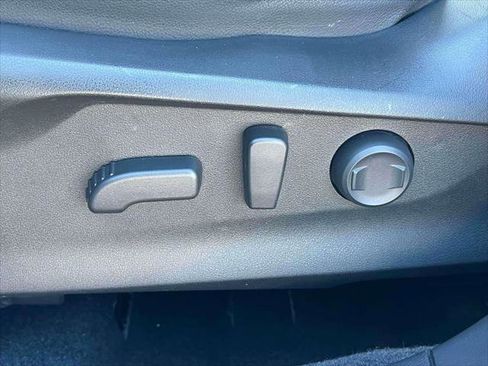 Used 2023 Subaru Forester Premium image 15