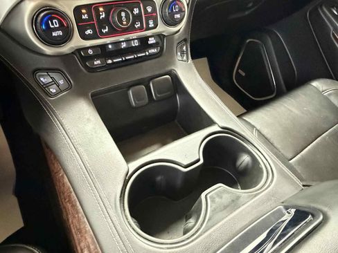 Used 2016 GMC Yukon SLT w/ HD Trailering Package image 32