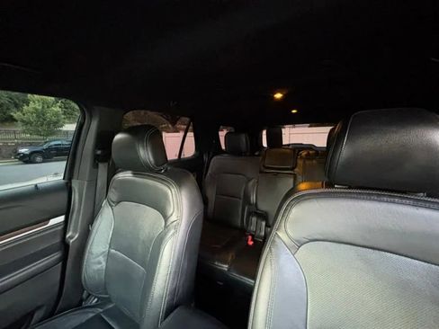 Used 2017 Ford Explorer Limited image 18