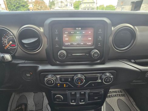 Used 2019 Jeep Wrangler Sport AWD/4WD image 10