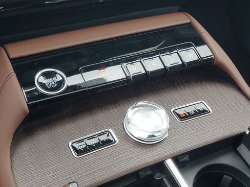 New 2026 Lincoln Navigator Reserve image 25