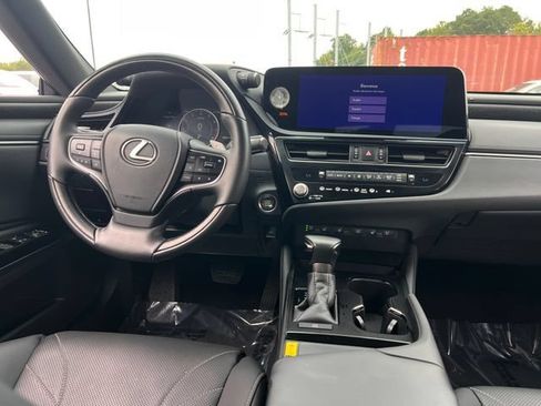 Used 2024 Lexus ES 350 w/ Luxury Package FWD image 16