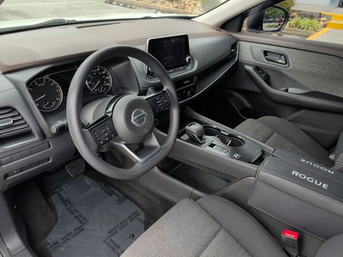 Used 2021 Nissan Rogue S FWD image 13