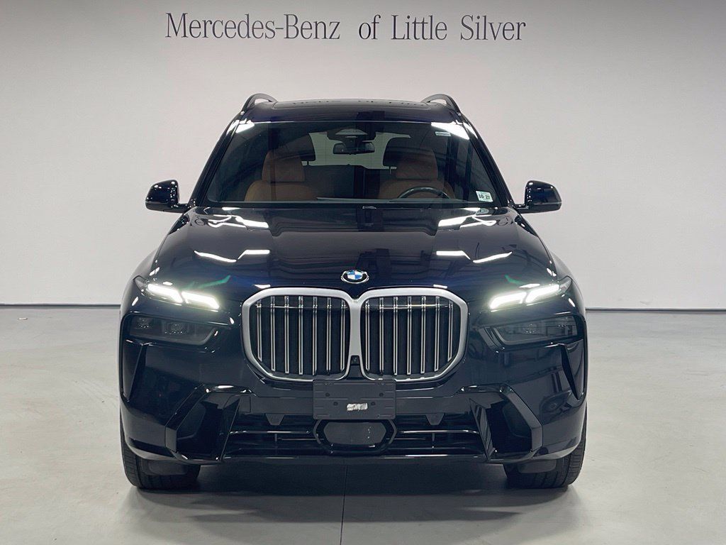Used 2023 BMW X7 xDrive40i w/ M Sport Package AWD/4WD image 9