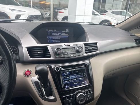 Used 2017 Honda Odyssey Touring Elite image 10