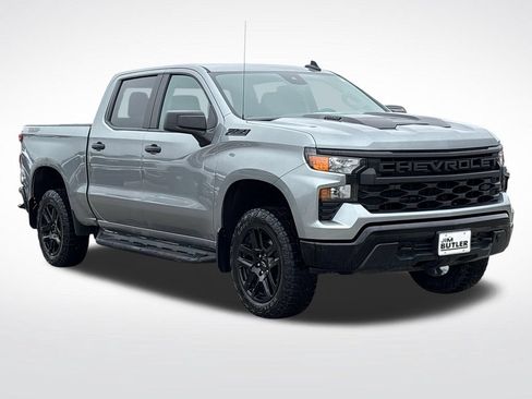Used 2025 Chevrolet Silverado 1500 Custom Trail Boss w/ Dark Appearance Package AWD/4WD image 9