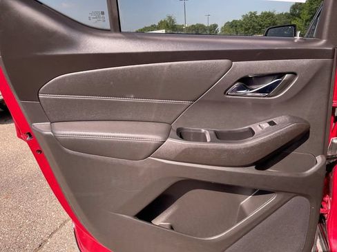 Used 2023 Chevrolet Traverse LT FWD image 37
