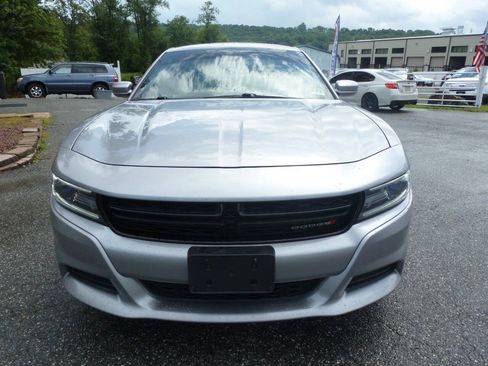 Used 2017 Dodge Charger SXT AWD/4WD image 2