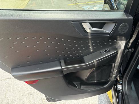 Used 2020 Ford Escape Titanium w/ Titanium Premium Package 2.0 AWD/4WD image 21