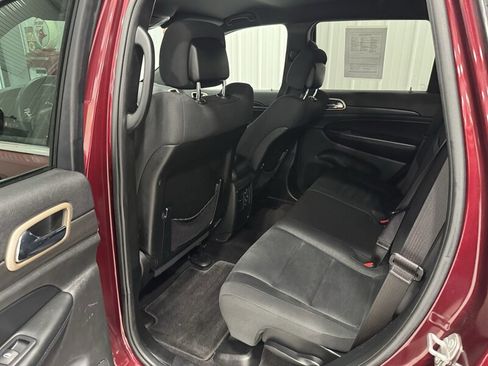 Used 2016 Jeep Grand Cherokee Laredo w/ Quick Order Package 23E AWD/4WD image 11