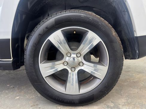 Used 2016 Jeep Patriot High Altitude image 14