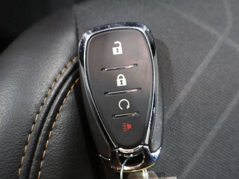 Used 2020 Chevrolet Trax LT w/ LT Convenience Package image 26