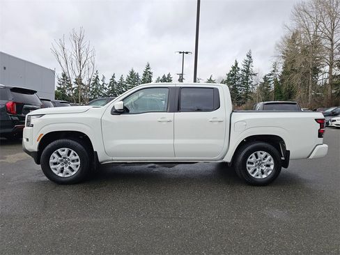 Used 2023 Nissan Frontier SV w/ Technology Package image 2