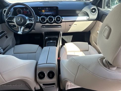 Used 2026 Mercedes-Benz GLB 250 image 8