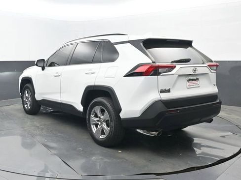 Used 2022 Toyota RAV4 XLE image 3