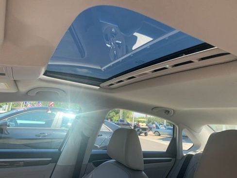 Used 2017 Volkswagen Passat 1.8T SEL Premium image 11