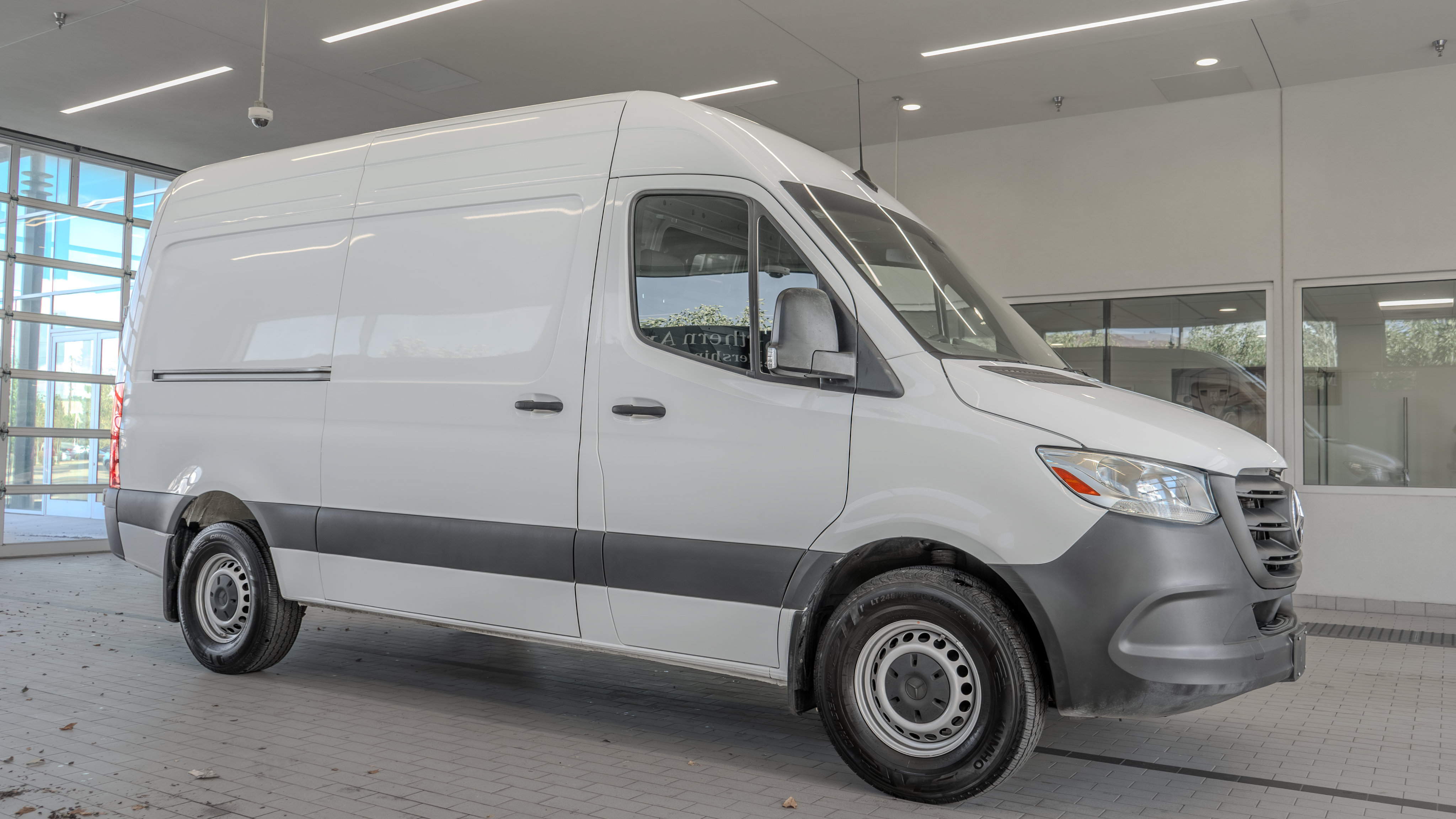Used 2024 Mercedes-Benz Sprinter 2500 image 11