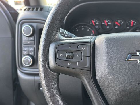 Used 2025 Chevrolet Silverado 2500 Custom w/ Custom Value Package image 18