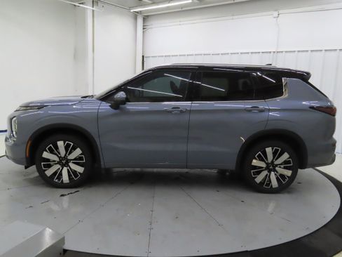 New 2025 Mitsubishi Outlander SEL image 6