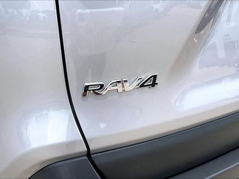 Certified 2025 Toyota RAV4 XLE FWD image 30