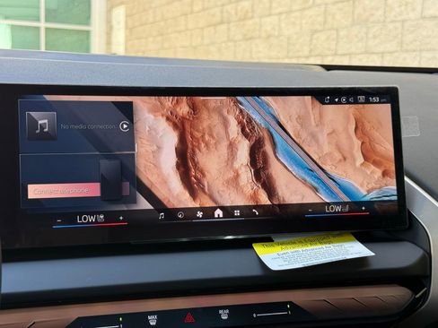 Used 2025 BMW X3 xDrive30i w/ Convenience Package image 31